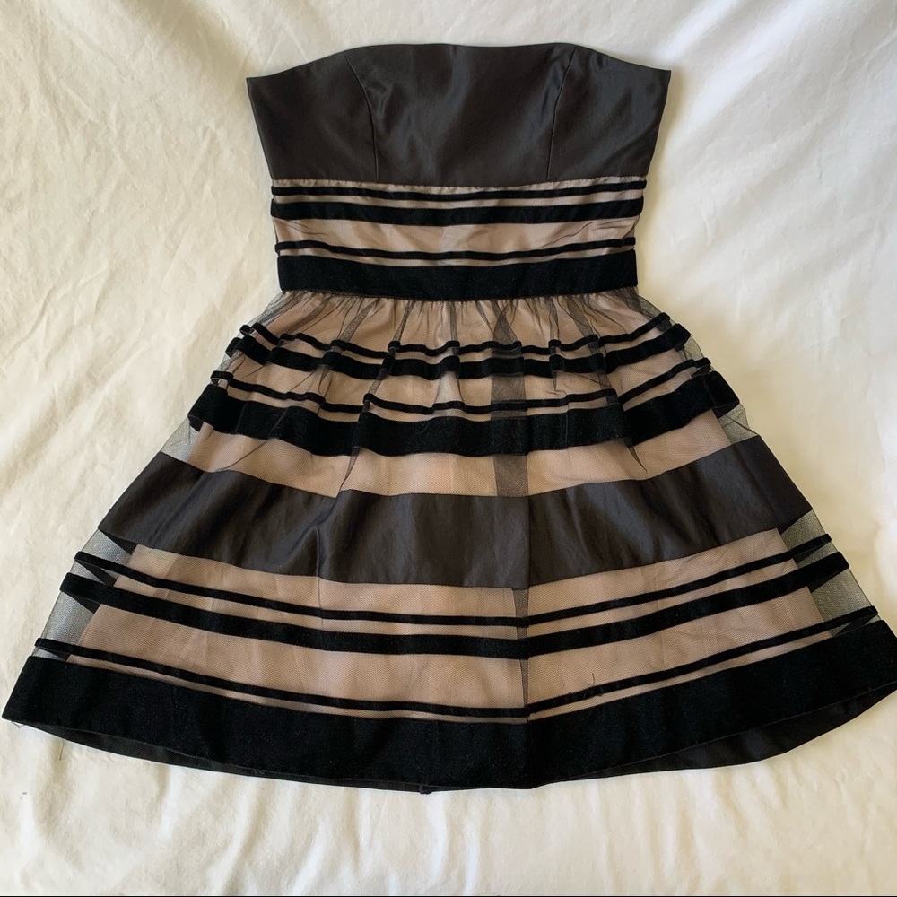 Black and beige short dress